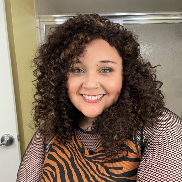 Meet your Posher, Andrea - Picture 1 of 1